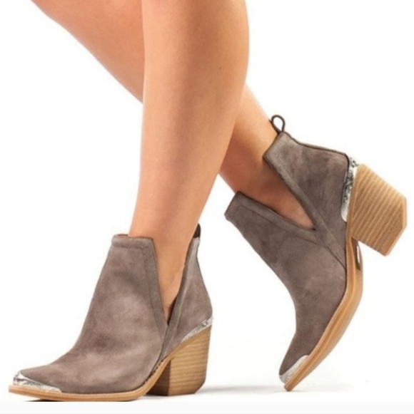 Catherine Malandrino Shoes - Silver Tip Western Cutout Cowboy Bootie‎ Like New Coastal Cowgirl Boho Festival